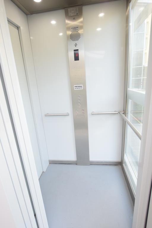 Elegant Apartment Stadion Narodowy Warsaw Luaran gambar